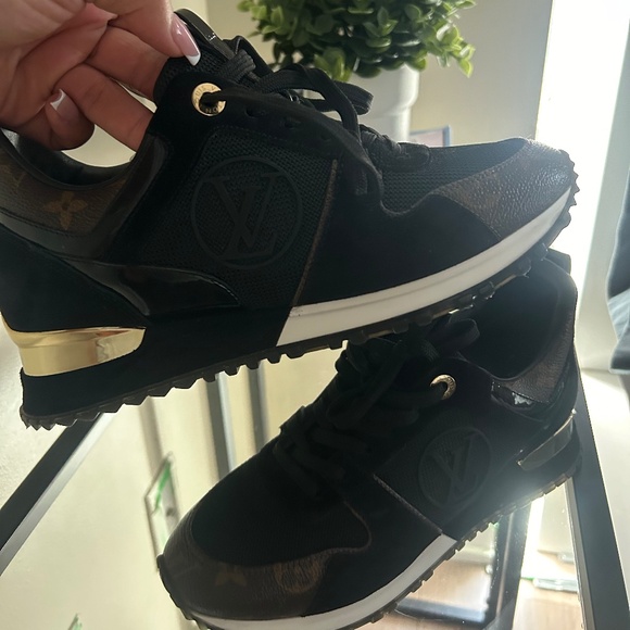 womens louis vuitton sneakers - Picture 1 of 4